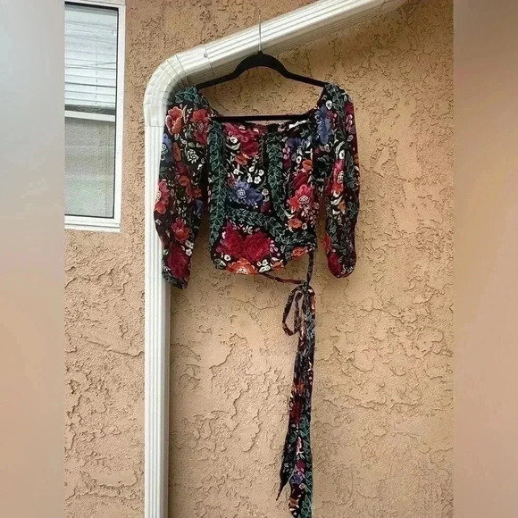 Three day floral crop Top size Medium - Picture 1 of 7